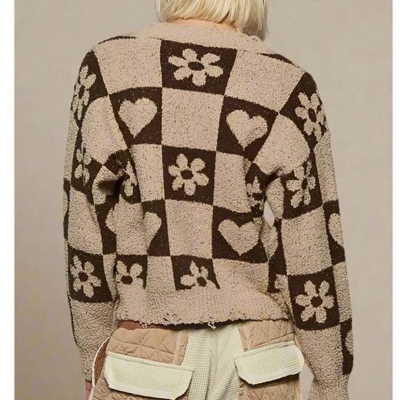 POL Heart and Flower Pattern Sweater - Brown and Cream - Picture 4 of 5